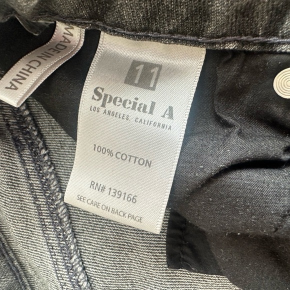 Special A Distressed wide leg gray fray jean size 11 30 - Picture 5 of 7